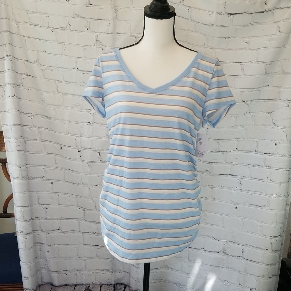 NWT A Glow maternity v-neck top